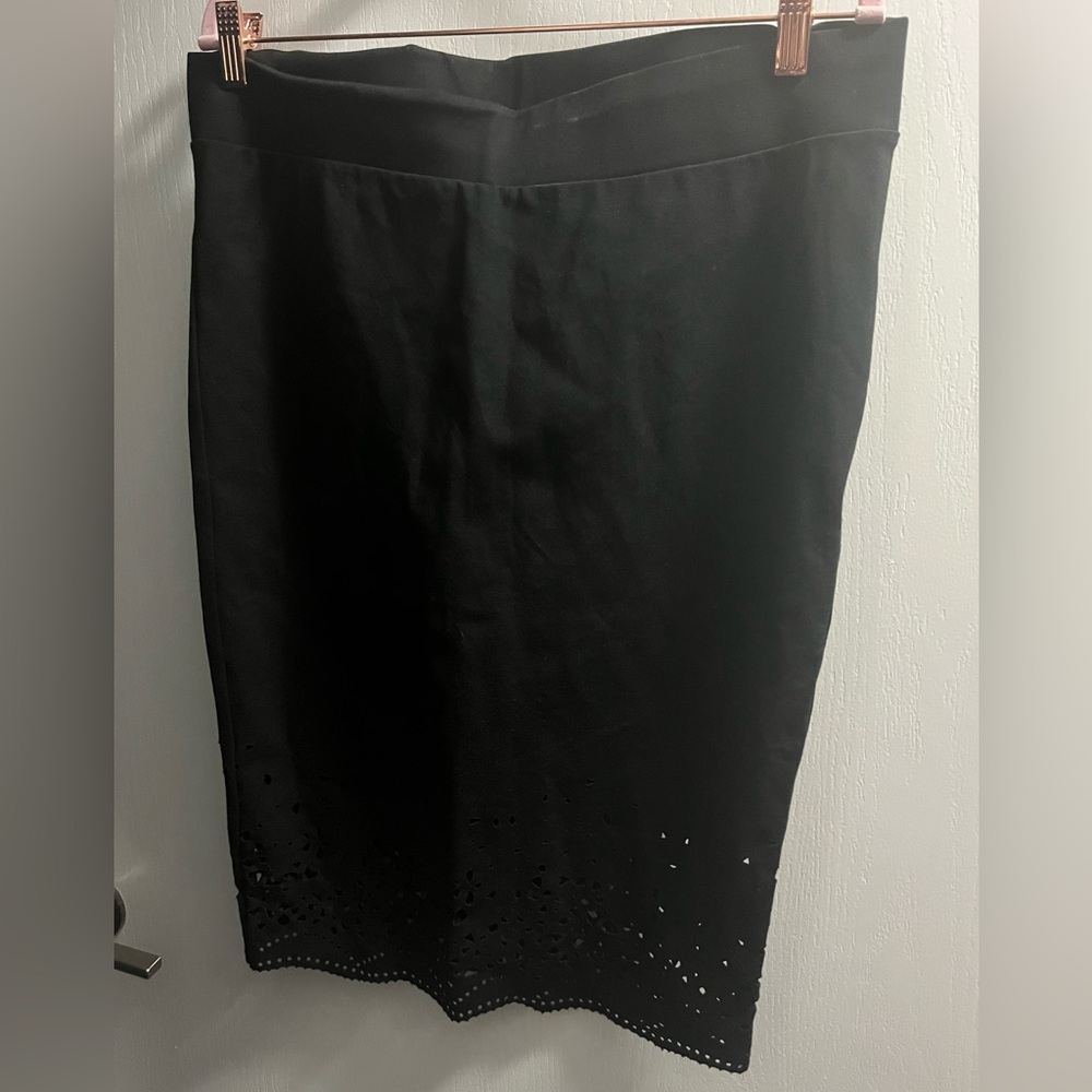 Torrid Pencil Skirt 1x black solid with cutouts on hemline